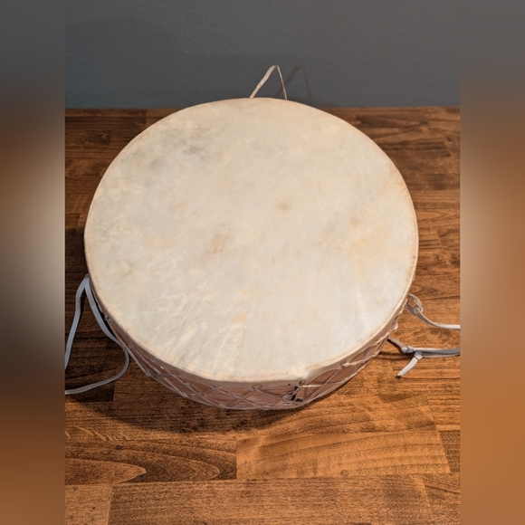 Native American Two Sided Rawhide Drum w Handpainted Signed L. Gould - Picture 6 of 9